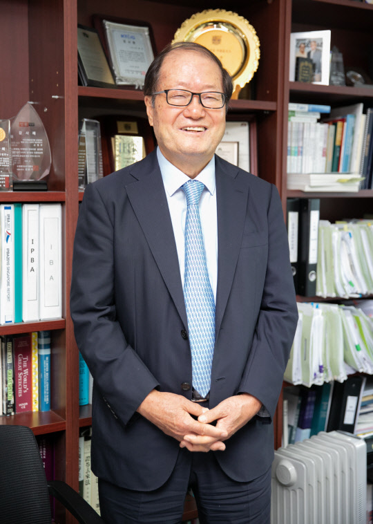신영무 前대한변호사협회장·바른사회운동연합 상임대표 박동욱기자 fufus@